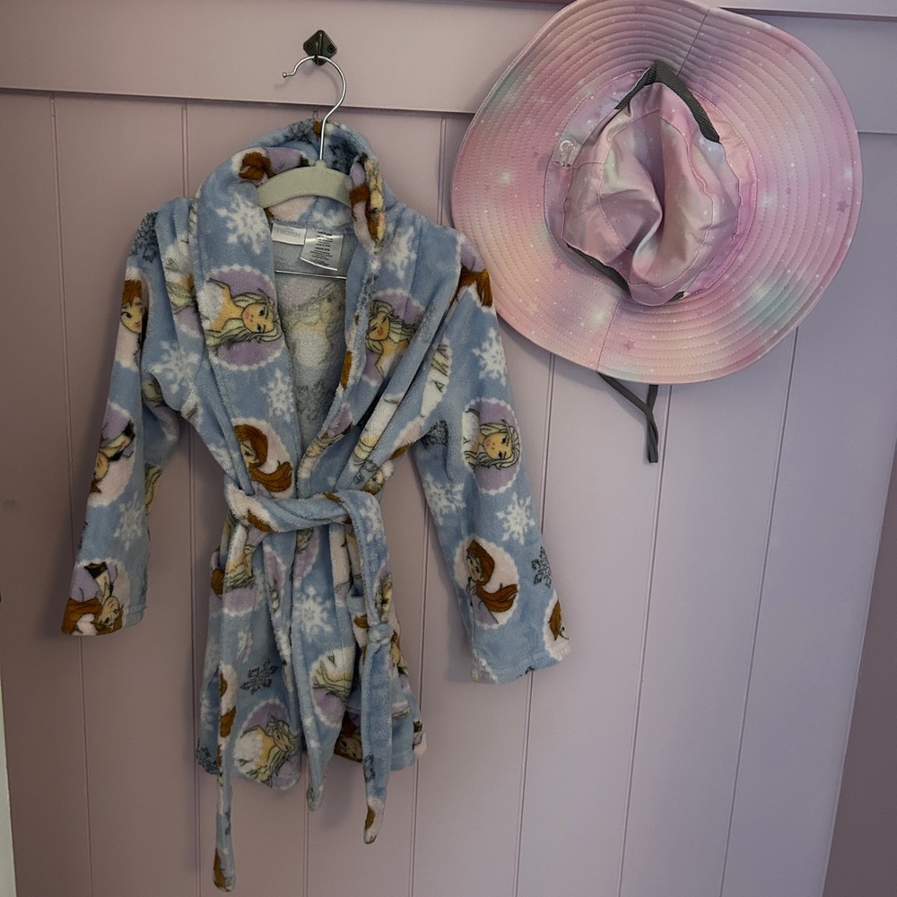 Frozen II (2) Elsa toddler girl robe